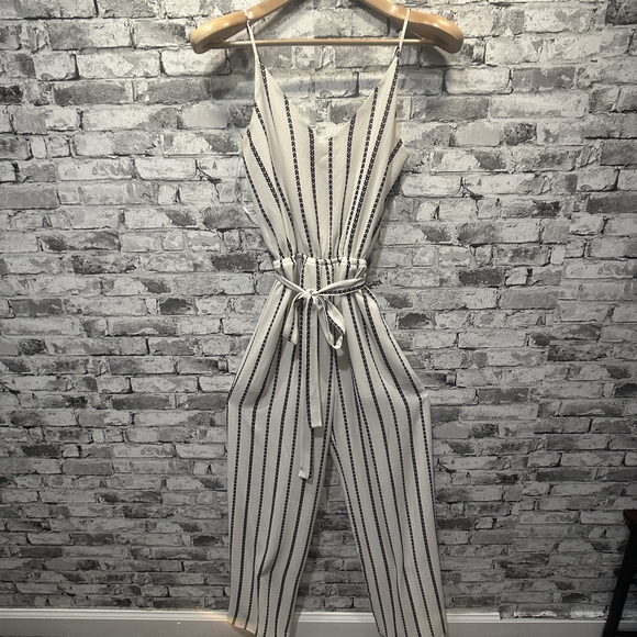 One Clothing Los Angeles Pants - EUC One Clothing Los Angeles Elegant Striped Beige Jumpsuit Size XS